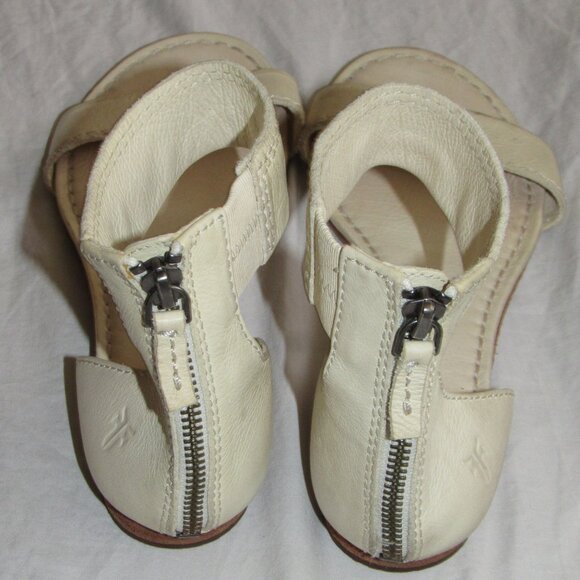 FRYE Carson Ankle Strap Ivory Off White Flat Sandals Open Toe Back Zip Size 7 - Picture 3 of 5